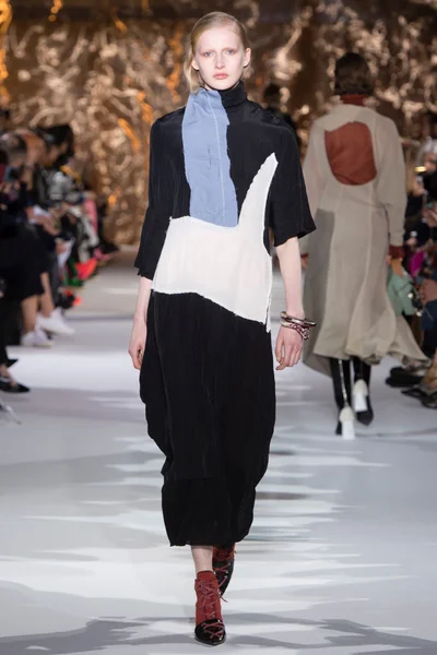 Look 4